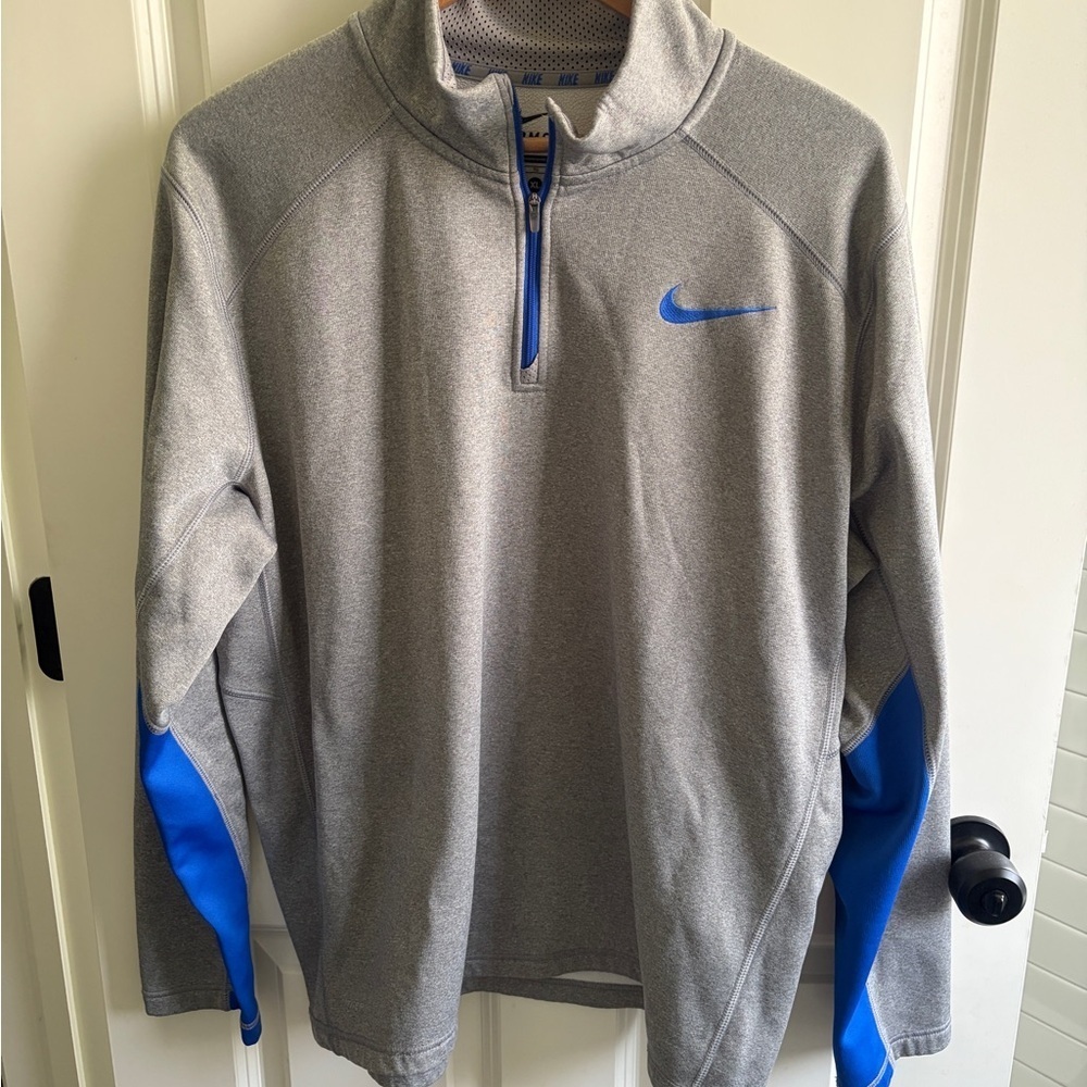 Nike Men's Therma-Fit size XL Gray and Royal Blue quarter zip. Great condition!